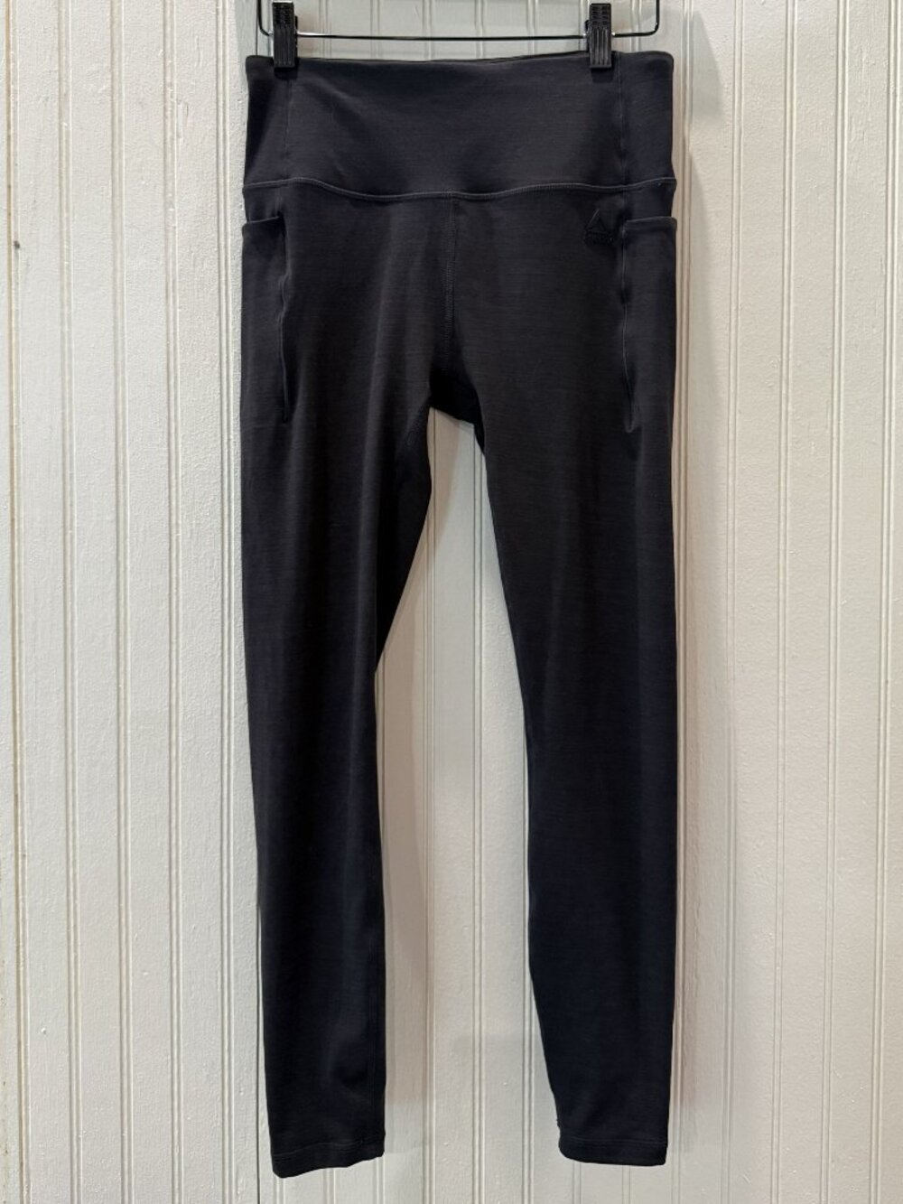 Reebok Black Capri Leggings - High Rise Pocket Athletic - Small